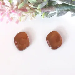 no.250　レジン　宝石型　左右非対称　薄茶　ピアス　イヤリング　ハンドメイド