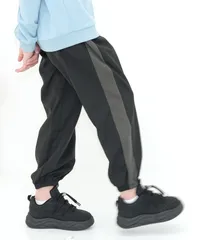 Bee【♪クーポン利用で20％OFF♪】カーゴパンツ◇ブラック×チャコール太ライン◇韓国子供服 韓国子ども服 韓国こども服 キッズ 女の子 男の子 ダンス 春 夏 秋 冬 100 110 120 130 140 150 160 170