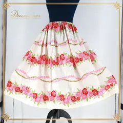 フラダンス 衣装 パウスカート ホワイト系 白 花柄 フラワー バラ フラワープリント レッスン 練習 シングル かわいい 華やか おしゃれ 薔薇 レッド系 ピンク系 グリーン系 赤 緑 黄緑 フラ ダンス 花柄スカート フラダンスレッスン レッスン用スカート