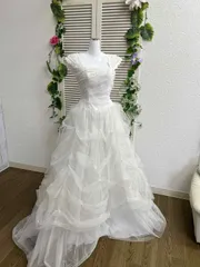 貸衣装処分品ドレス　ウェデイングドレス　マダムグレ　７号 人形は１６5cmくらいです