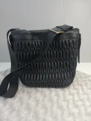 フルラ ショルダーバッグ キルティングギャザー レザー ブラック