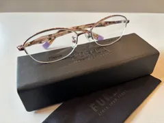 【店頭引き上げ品】FURLA フルラ メガネフレーム＆ケース＆クロスセット 未使用品です。ハードケース　黒 ブラック おしゃれ ケース  めがね　眼鏡　メガネ 型押し シンプル 未使用 大人 アイウェア フレーム 美品 セット チタン チタニウム 軽い 軽量