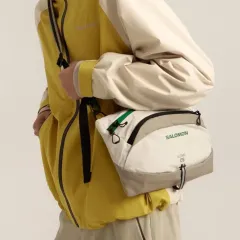 2025年最新】SALOMON メッセンジャーバッグの人気アイテム - メルカリ