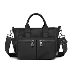 レディースバッグ2025冬の新モデルのショルダーバッグ大容量のカジュアルなナイロンの布のバッグを持ってショルダーバッグを掛けます