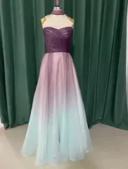 色付きグラデーションドレス