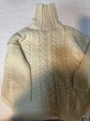 アイボリー ケーブル タートルネック ニット