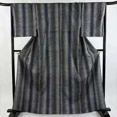 【美品】 紬 身丈162cm 裄丈67cm M 袷 縦縞 灰色 正絹 秀品 【中古】