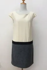 クイーンズコート 上下切り替えワンピース オフホワイトとグレー ノースリーブ