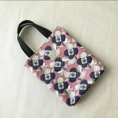 ハンドメイド　トートバッグ　B5サイズ　サブバッグ　北欧　花柄　可愛い　おしゃれ　普段使いのトートバッグ