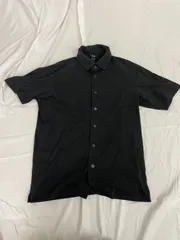 半袖シャツ　ブラック　エアリズム　UNIQLO（「エアリズムフルオープンポロシャツ」）