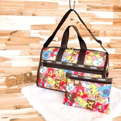 【レスポートサック】カラフル Tシャツ パターン ボストンバッグ 総柄 ピンク 旅行トラベル 肩掛け ポーチ付き 軽量ナイロン