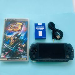 TK062[곧 놀 수 있는 세트]SONY PSP 3000 스피리티드 그린 몬스터 헌터 3rd 세트 본체 소프트 미사용 배터리 USB 케이블 정리 소니 플레이 스테이션 휴대용 PS 몬한 몬스터 헌터