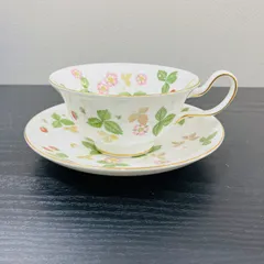 A【黒壺】ウェッジウッド　ワイルドストロベリー　ティーカップ＆ソーサー