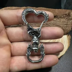 YSK029 ハート＆スワール ステンレス回転キーチェーン ハンドメイド調 メンズアクセサリー ゴシック × クラシカルデザイン／約6cm／シルバー色 バッグチャーム／ギフトにも◎   キーホルダー キーリング 鍵ホルダー アウトドア 腰掛け 多機能 EDC