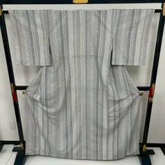 洗える着物 小紋 白地に縞模様 素敵な染め 化繊 着物 MK-1103