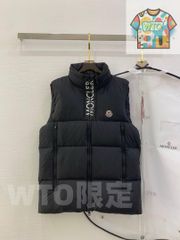 MONCLER ダウンベスト ウルフ柄 限定品 - メルカリ