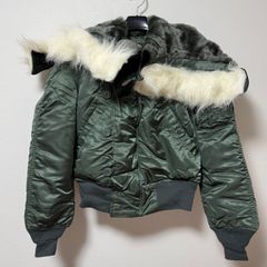 激レア)REVERSIBLE YETI PARKA OLIVE - メルカリ