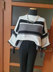 (新品) 三色 ボーダー柄 オーバーサイズ フィット ニット