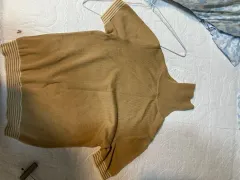 ベージュキャメル タートルネック半袖ニット