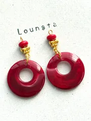 3266赤いピアス 大ぶりピアス 樹脂ピアス