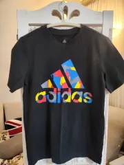 アディダス ブラック ロゴ 半袖 Tシャツ 150