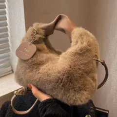 ☆ ダークブラウン ☆ ファーバック ２way ふわふわ ファーバッグ 斜めがけ ファー ショルダー バッグ ハンドバッグ ショルダーバック ハンドバック 手持ちバッグ 手提げバッグ 手提げバック 冬バッグ 小さめ 小さい 斜めかけバッグ 斜め掛けバッグ