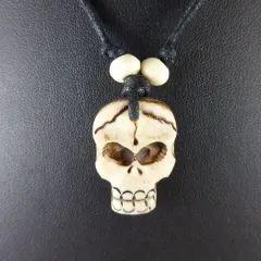 スカルヘッドネックレス　バッファローボーン製　手彫りスカルのネックレス　チティパティ(屍陀林王)　ガイコツ　護符