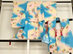 平和屋着物[]七五三　女の子　３歳　祝着　三つ身　被布・巾着セット　花蝶文　暈し染め　金彩　洗える着物　AAAW6963ja