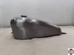 2026年最新】ドラッグスター1100 純正 タンクの人気アイテム - メルカリ