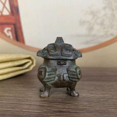 淡い緑色 鶴模様 古青傳統陶芸 箱付き - メルカリ