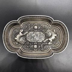 馬車とキャメルの金属製装飾品ハンドメイド製品 - メルカリ