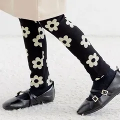 Bee【♪クーポン利用で20％OFF♪】裏起毛総柄レギンス◇デイジー柄ブラック◇韓国子供服 韓国子ども服 韓国こども服 キッズ 女の子 男の子 ストレッチ 伸縮性 10分丈 100 110 120 130 140 150