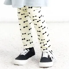 Bee【♪クーポン利用で20％OFF♪】裏起毛総柄レギンス◇白地黒◇韓国子供服 韓国子ども服 韓国こども服 キッズ 女の子 男の子 ストレッチ 伸縮性 10分丈 100 110 120 130 140 150