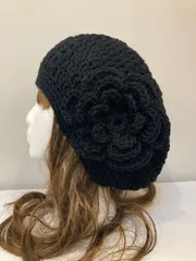 ハンドメイド　ブラック　ベージュ　ビーニー　ニット帽