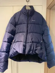 バレンシアガ ブルゾン ダウンジャケット ネイビー ブルー 602027 2025年最新】BALENCIAGA メンズ ダウンジャケットの人気アイテム