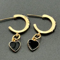 【新品】【ネコポス】アクセサリー ピアス ゴールド×ブラック 揺れる ハート シンプル キレイ◆
