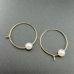 【新品】【ネコポス】アクセサリー ピアス ホワイト×ゴールド フープ リング 揺れる シンプル フェイク パール◆