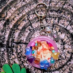 オルゴナイト　キーホルダー　バッグチャーム　レジン　ピンク　桃色　お守り