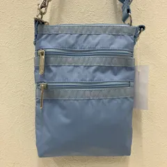 6222　良品　LeSportsac レスポートサック　ショルダーバッグ　ミニショルダー　3 ZIP CROSSBODY　サコッシュ　ポケット　肩がけ　斜めがけ　クロスボディ　ナイロン　ブルー系　ライトブルー系　水色　ロゴ　無地　　小さめ