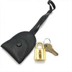 美品 CHANEL シャネル ココマーク キャビアスキン レザー クロシェット 南京錠 カデナ 鍵 セット バッグ用小物 ブラック a10863