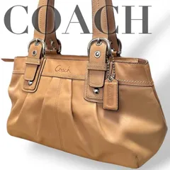 ☆★COACH コーチ★トートバッグ　肩掛け　チャーム　ロゴ　シルバー金具　レディース　ベージュ　レザー　ロゴ★　♯2029