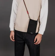 新品未使用　トポロジー　ユニセックス　フォンサコッシュ　おしゃれ　ショルダースマホポーチ　ブラック