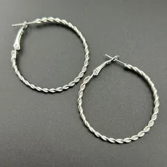 【新品】【ネコポス】アクセサリー ピアス フープ リング シルバー カラー ツイスト キレイ 大きめ◆