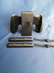 Nintendo Switch Joy-Conグリップ・Joy-Conストラップセット