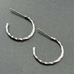 【新品】【ネコポス】アクセサリー ピアス フープ シルバー カラー キレイ 細め◆