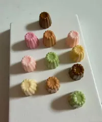 ミニチュアドールハウス用 ミニチュア カラフル カヌレ 6個セット（色指定不可）カヌレ・ド・ボルドー 菓子 ドールハウス