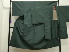 平和屋着物●男性　紬　アンサンブル　髭紬：羽織　霞文　黒緑色　正絹　逸品　未使用　CAAY8108gh