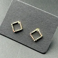 【新品】【ネコポス】アクセサリー ピアス スタッドピアス ゴールド カラー ワンポイント ネジ式 レディース 小さめ スクエア◆