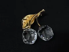 ■極美品■ SWAROVSKI スワロフスキー チェリー ピンブローチ ピンバッジ アクセサリー レディース ゴールド系×クリア DK7968