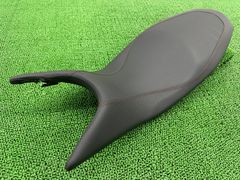 ドゥカティ ハイパーモタード821 939純正シート 極美品 - メルカリ